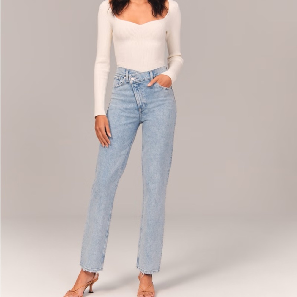 Ultra High Rise 90s Straight Jeans with Criss-Cross Waistband